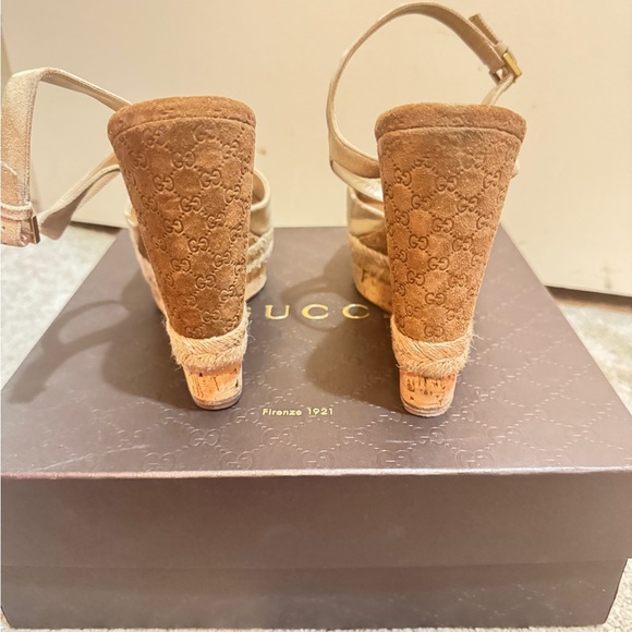Gucci Tan Platform Sandals with Cork Soles. Size 38 - Picture 3 of 6